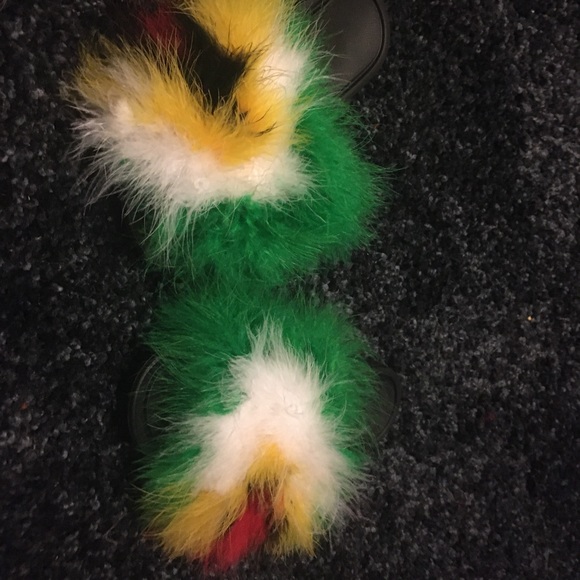 Guyana Fur Slides - Picture 7 of 7